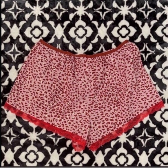 Victoria’s Secret Pajama Short - Picture 9 of 9